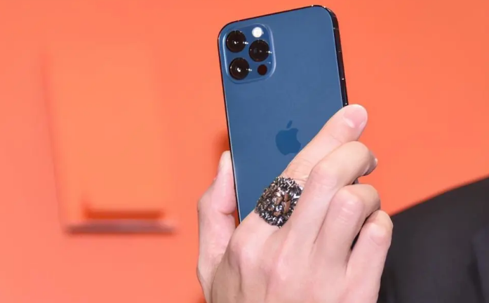 厦门苹果手机维修分享iPhone12系列重启方法教程 